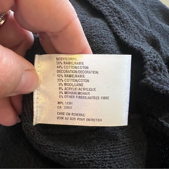 Northern Isles Vintage Black Knit Embroidered Fall Bouquet Sweater Size Large - Picture 4 of 5